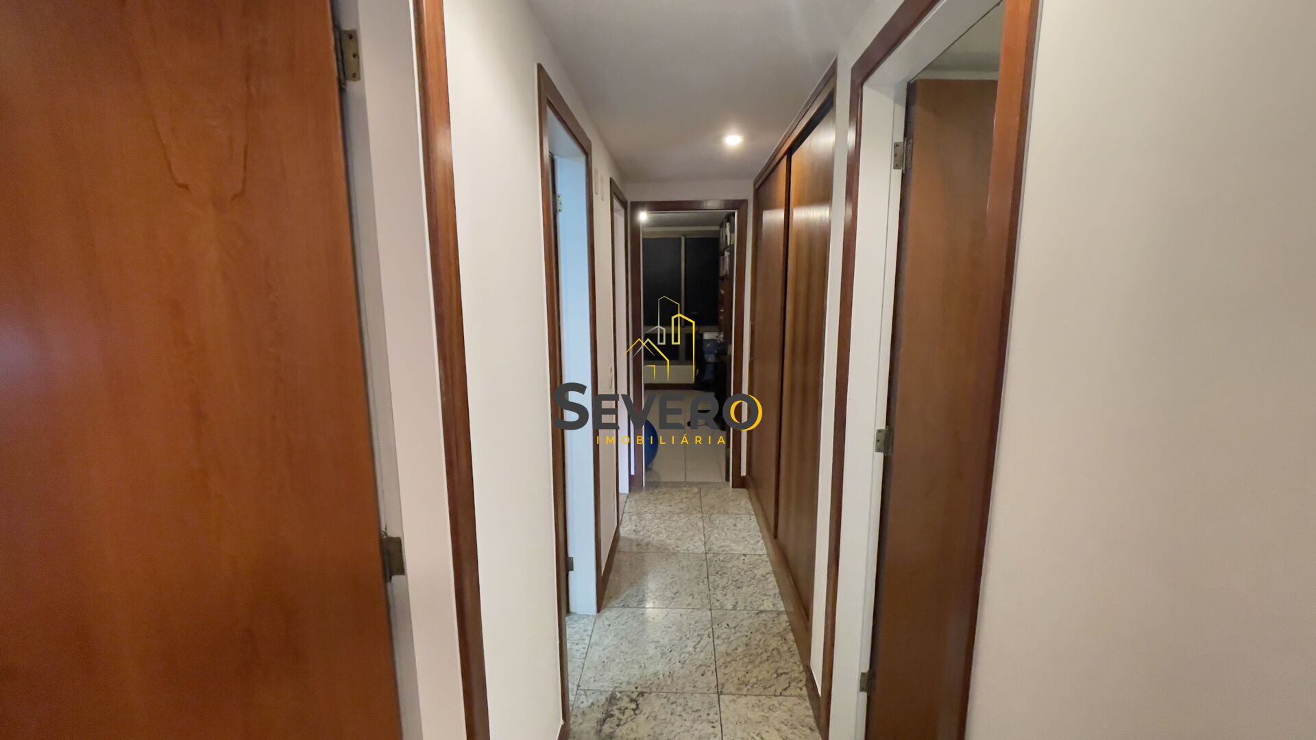 Apartamento à venda com 4 quartos, 190m² - Foto 33