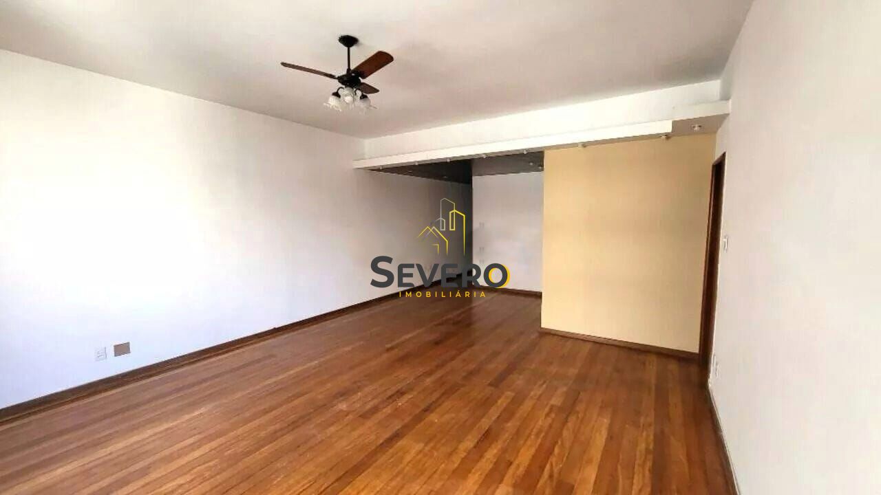 Apartamento à venda com 3 quartos, 220m² - Foto 1