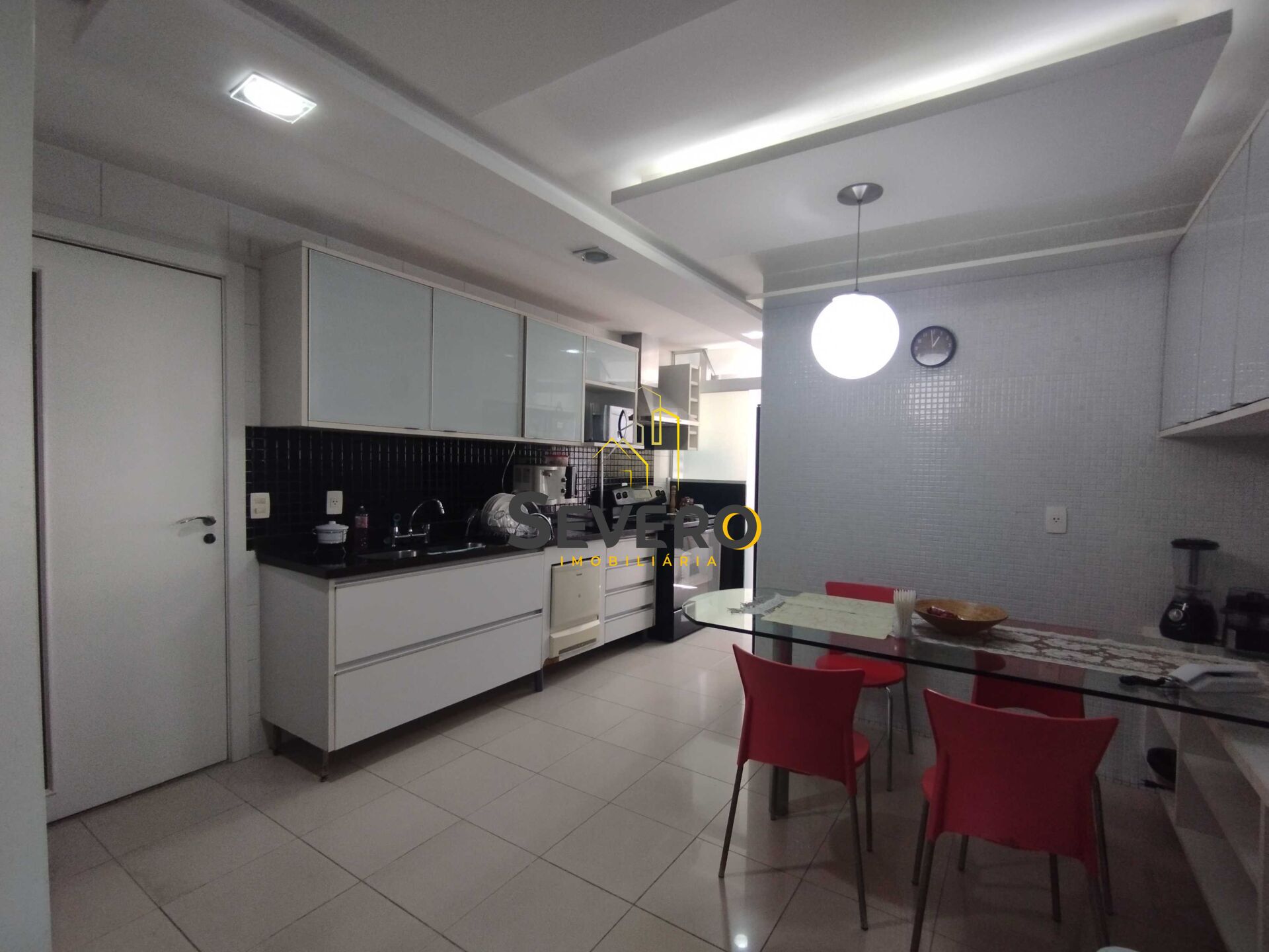 Apartamento à venda com 4 quartos, 200m² - Foto 9