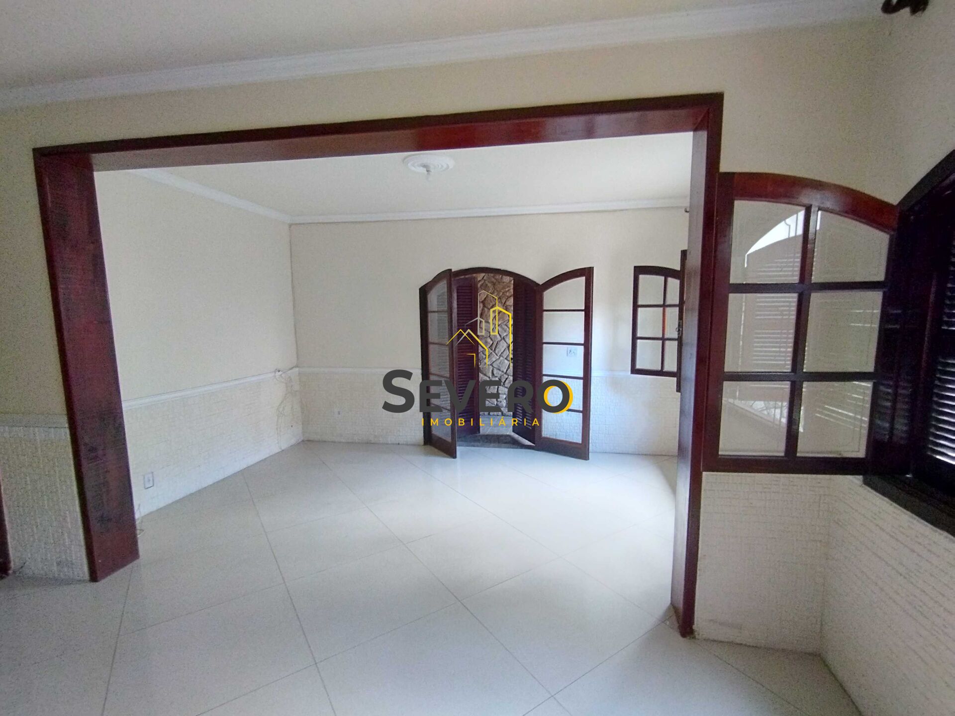 Casa à venda com 3 quartos, 240m² - Foto 14