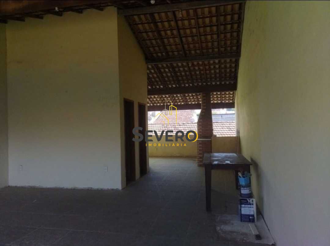 Casa à venda com 2 quartos, 100m² - Foto 2