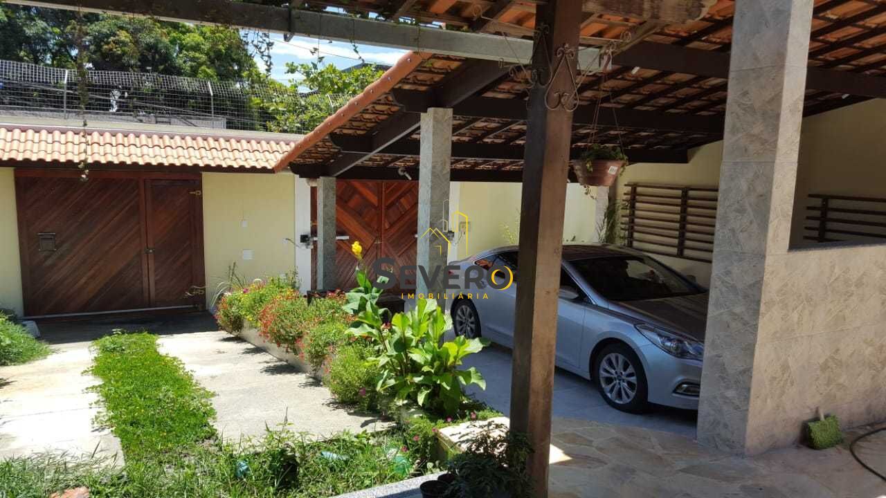 Casa à venda com 3 quartos, 450m² - Foto 4