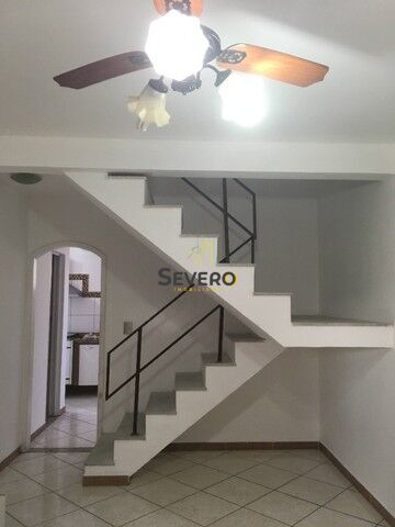 Casa à venda com 3 quartos, 130m² - Foto 2