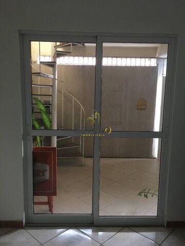 Casa à venda com 3 quartos, 130m² - Foto 3