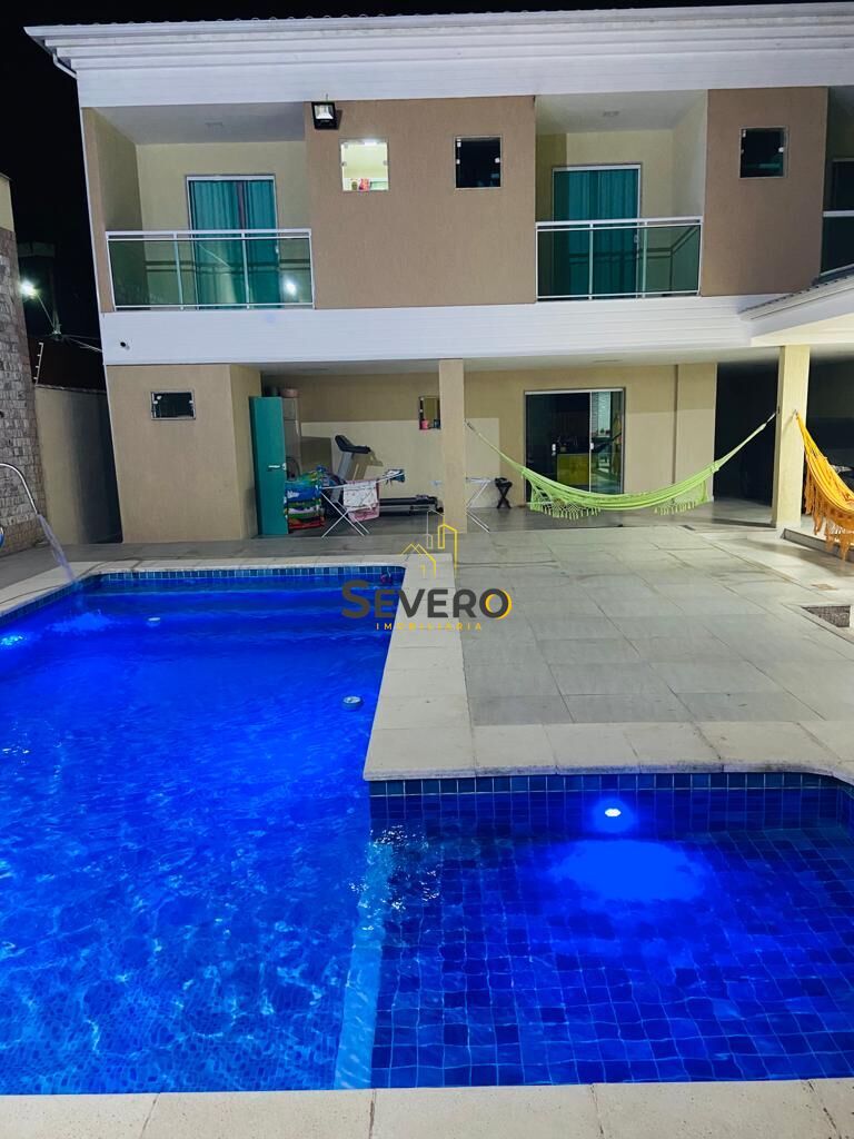 Casa à venda com 5 quartos, 300m² - Foto 1