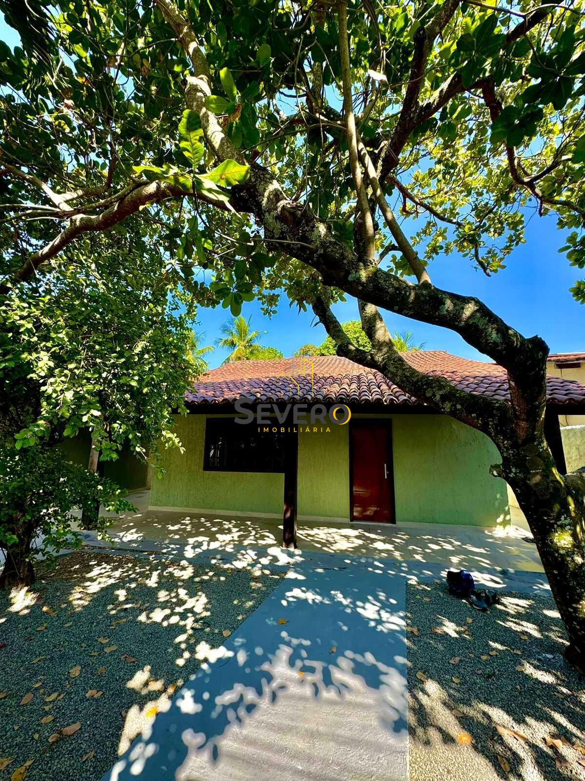 Casa à venda com 3 quartos, 161m² - Foto 1