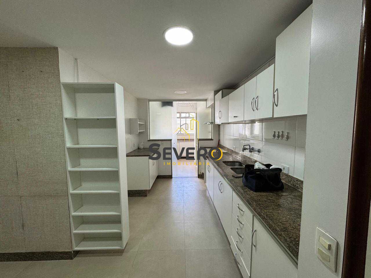 Apartamento à venda com 3 quartos, 250m² - Foto 10