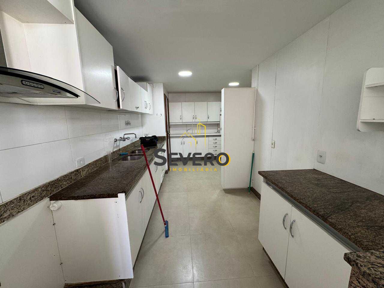 Apartamento à venda com 3 quartos, 250m² - Foto 8