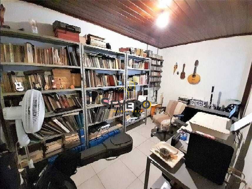 Casa à venda com 4 quartos, 177m² - Foto 12