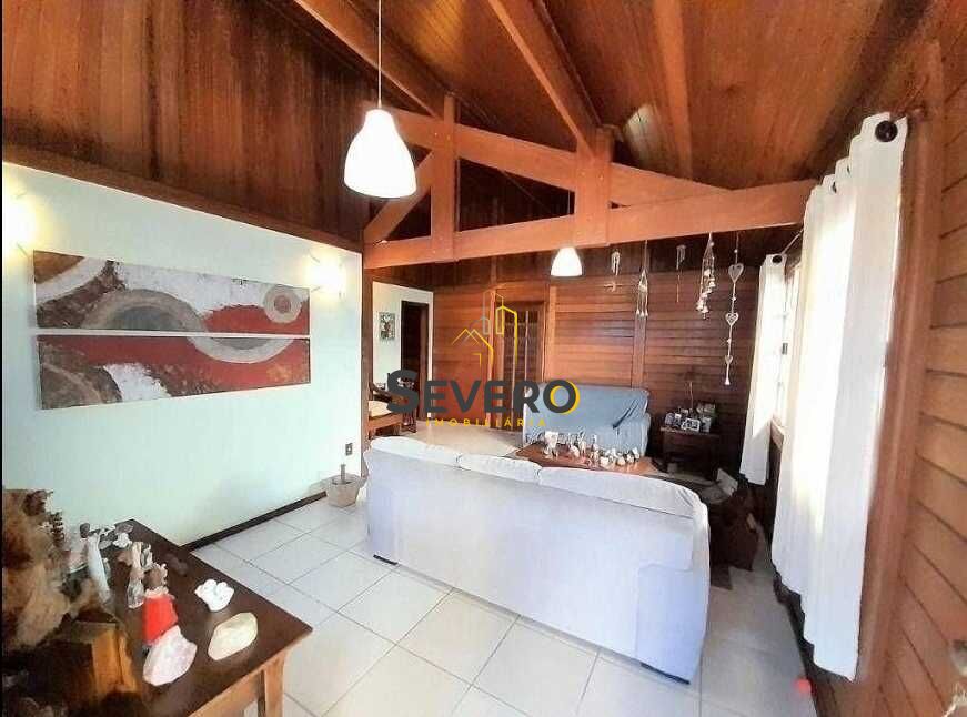 Casa à venda com 4 quartos, 177m² - Foto 2