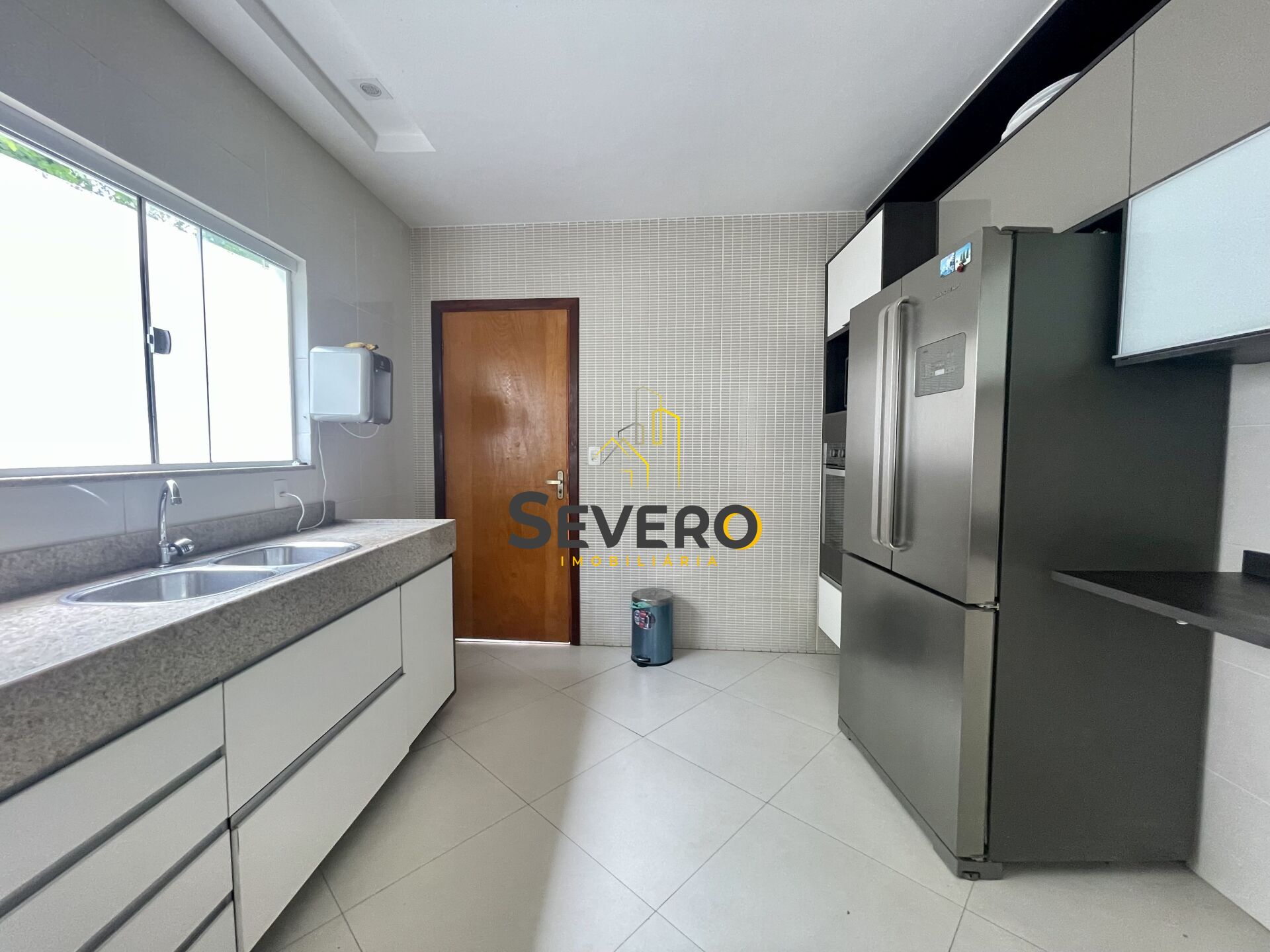 Casa à venda com 3 quartos, 370m² - Foto 20