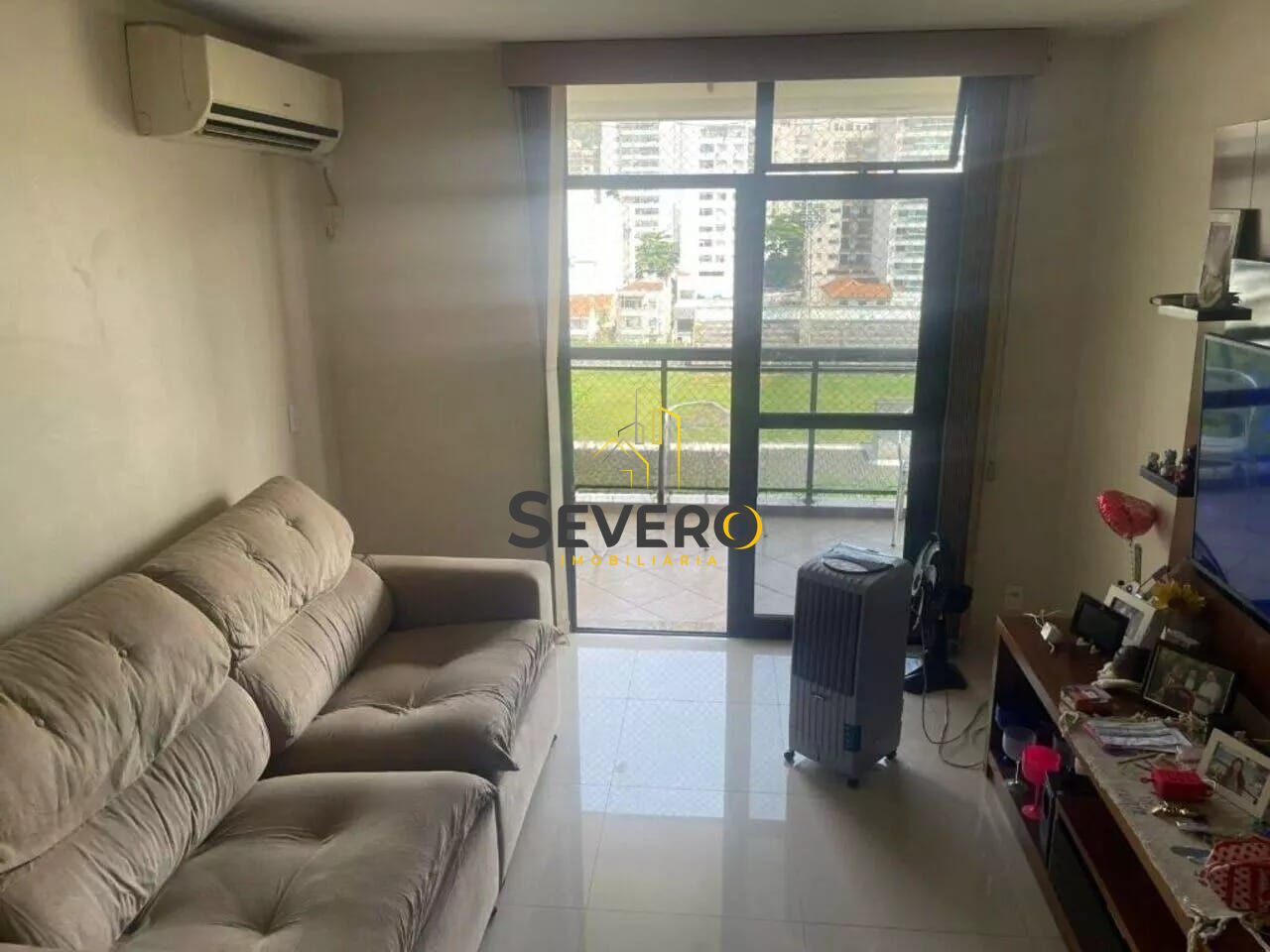 Apartamento à venda com 3 quartos, 110m² - Foto 2