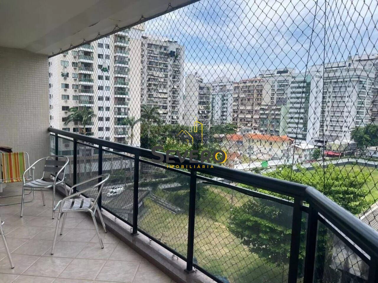 Apartamento à venda com 3 quartos, 110m² - Foto 1