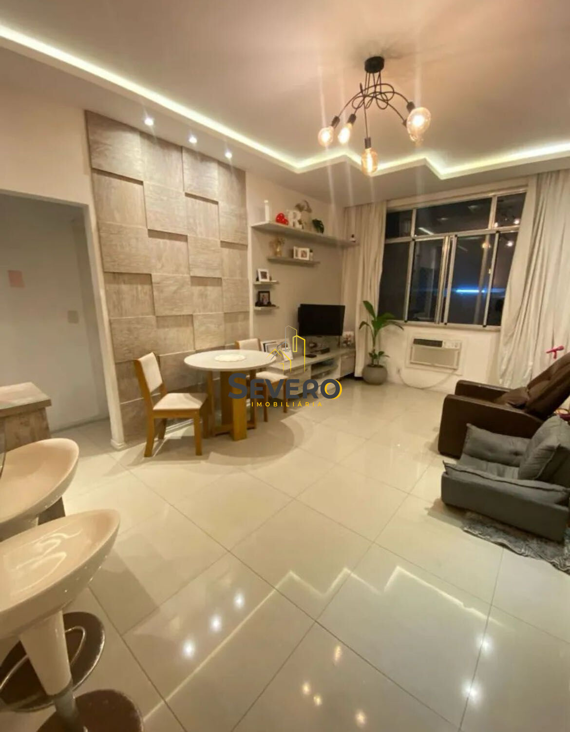 Apartamento à venda com 2 quartos, 70m² - Foto 1