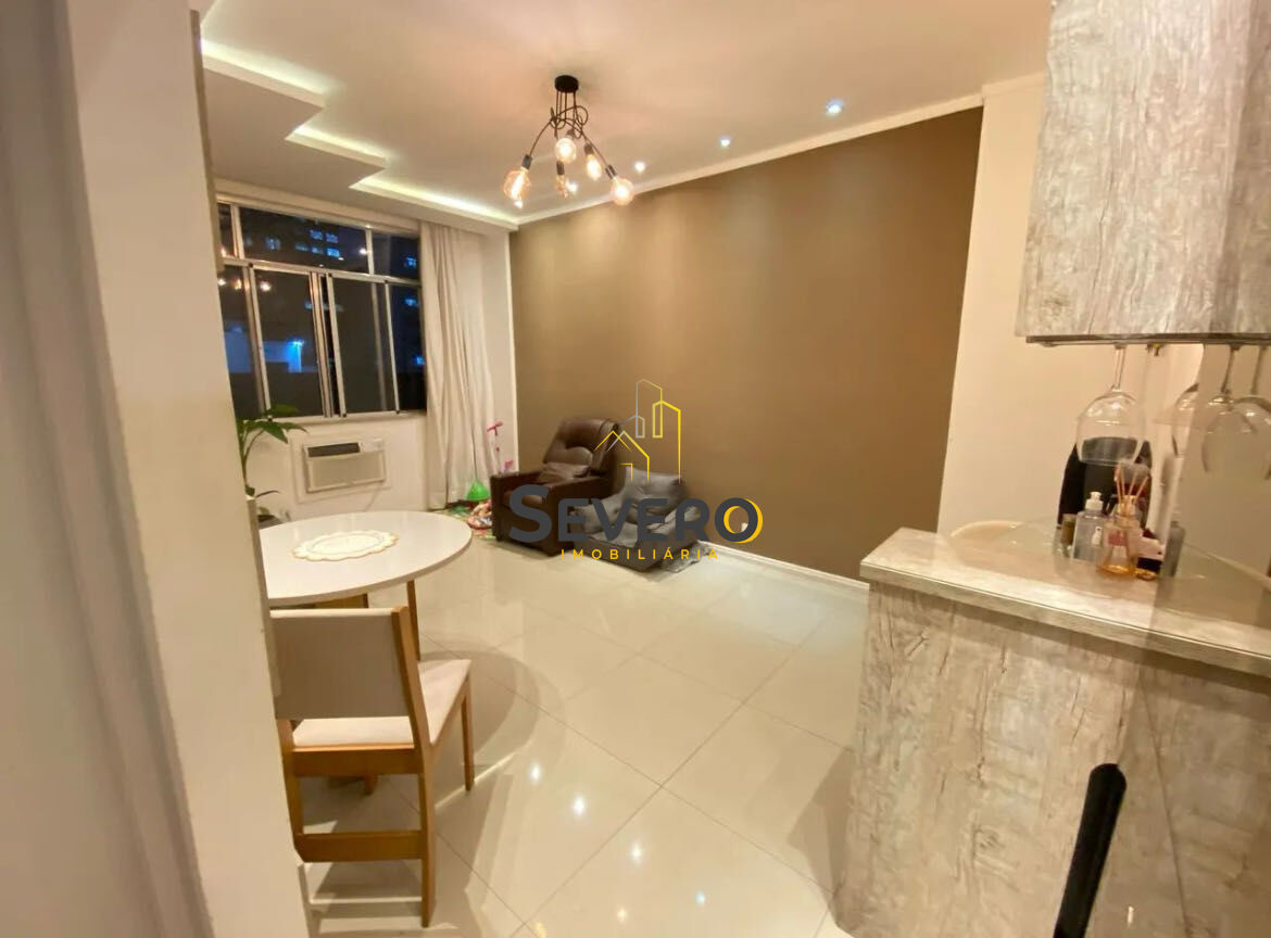 Apartamento à venda com 2 quartos, 70m² - Foto 2