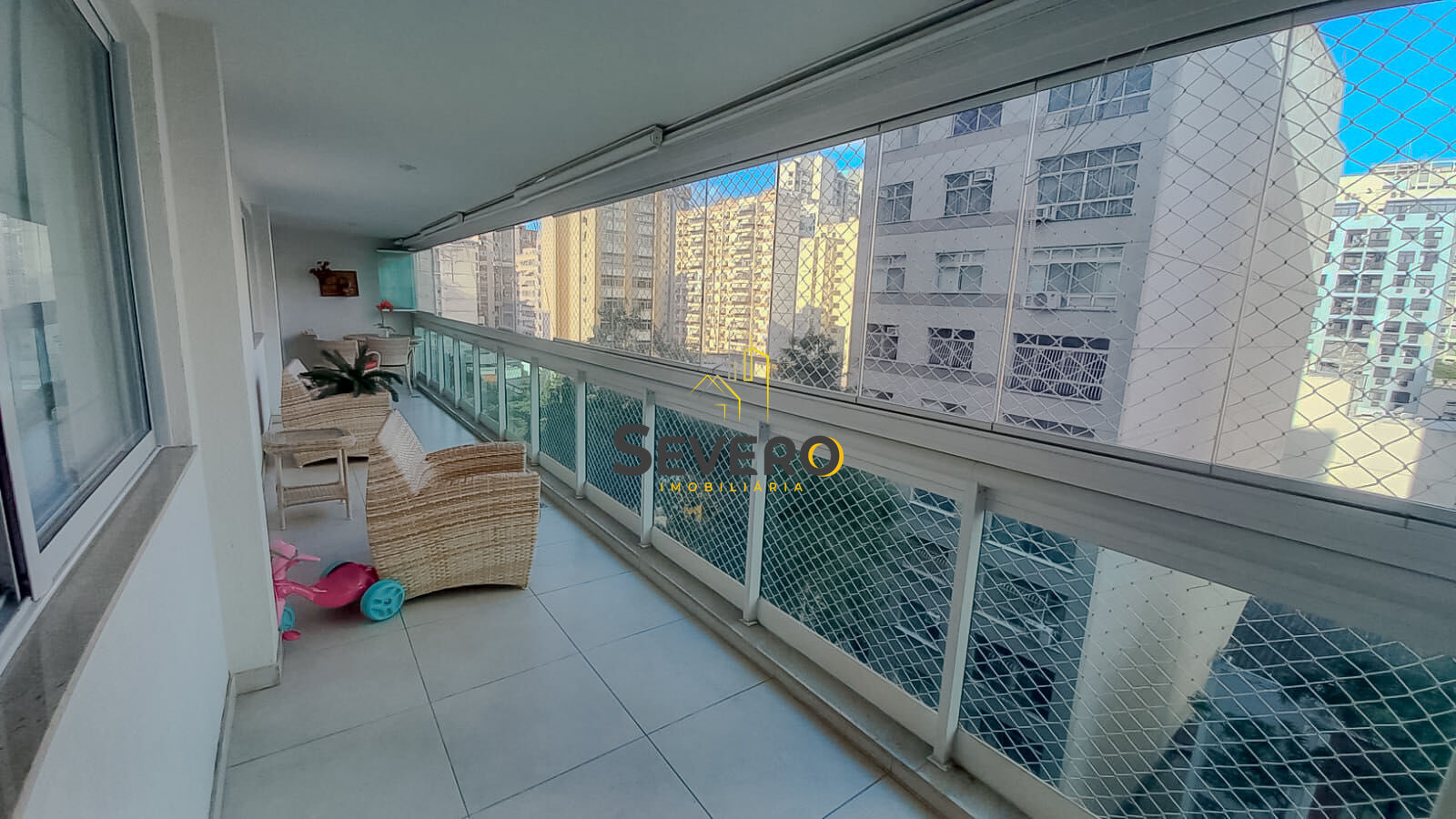 Apartamento à venda com 4 quartos, 170m² - Foto 2