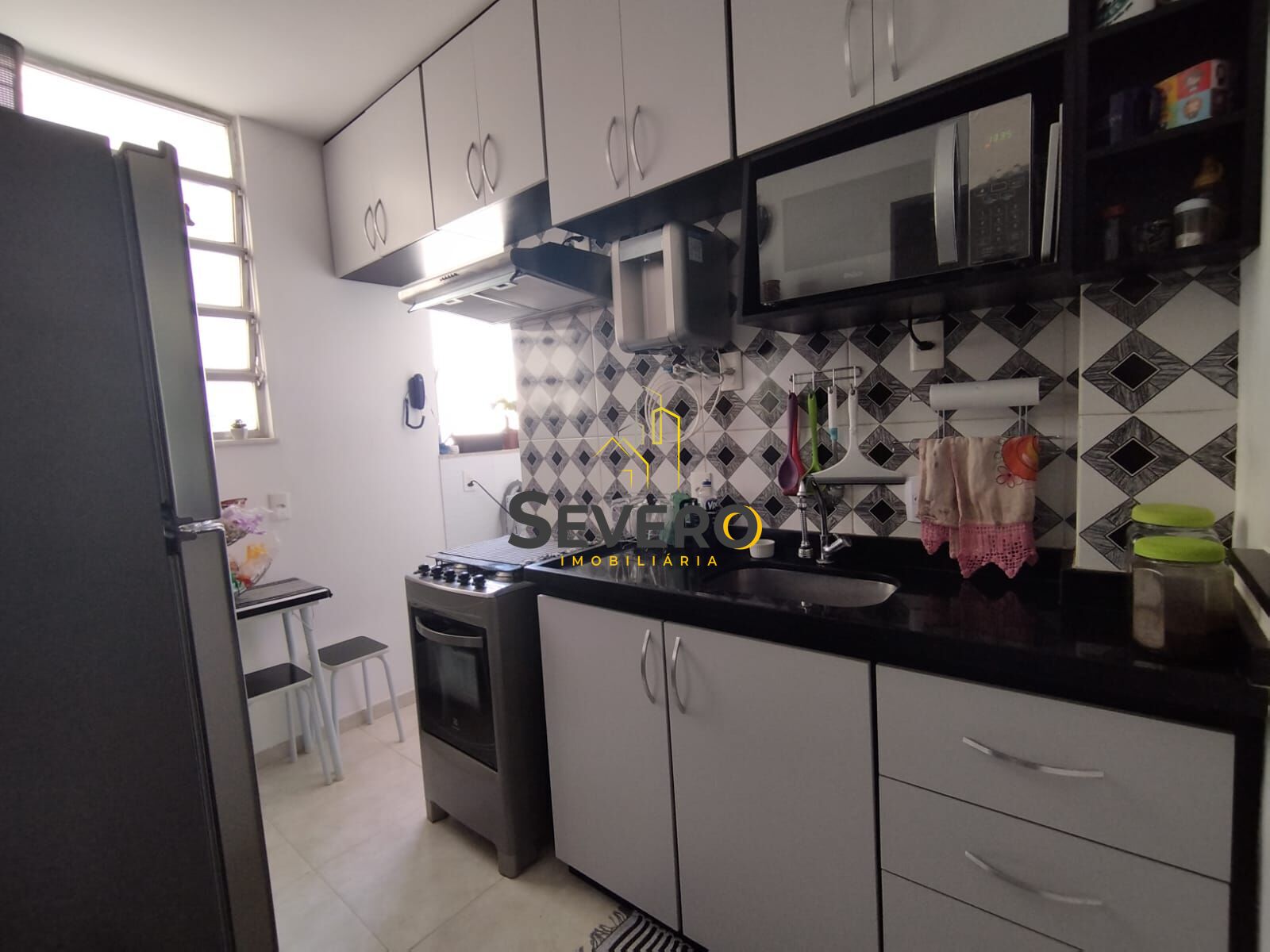 Apartamento à venda com 2 quartos, 60m² - Foto 11