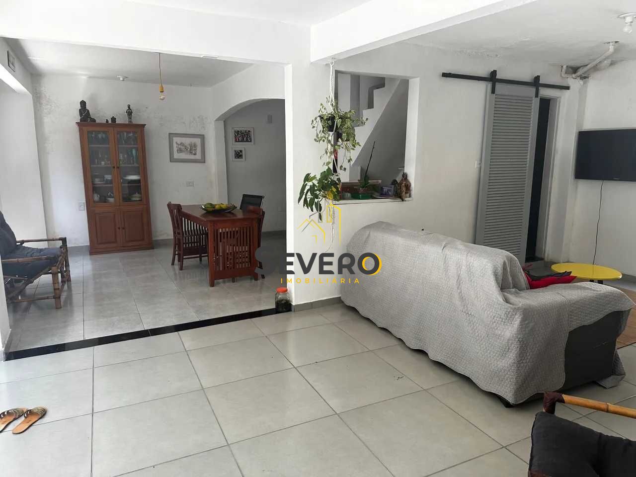 Casa à venda com 3 quartos, 177m² - Foto 4