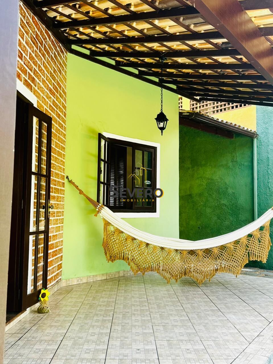 Casa à venda com 4 quartos, 230m² - Foto 2