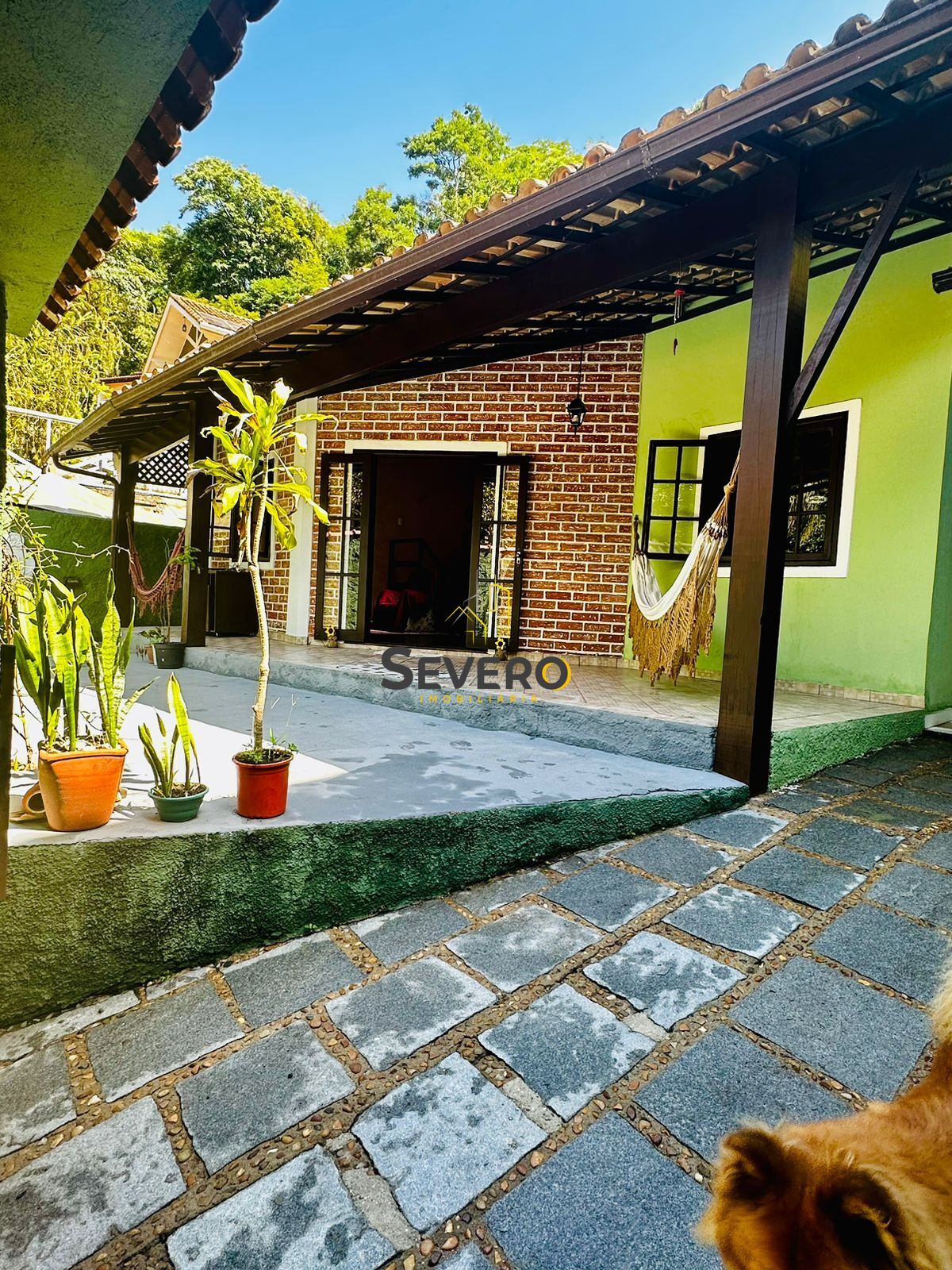 Casa à venda com 4 quartos, 230m² - Foto 1