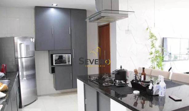 Casa à venda com 4 quartos, 240m² - Foto 11