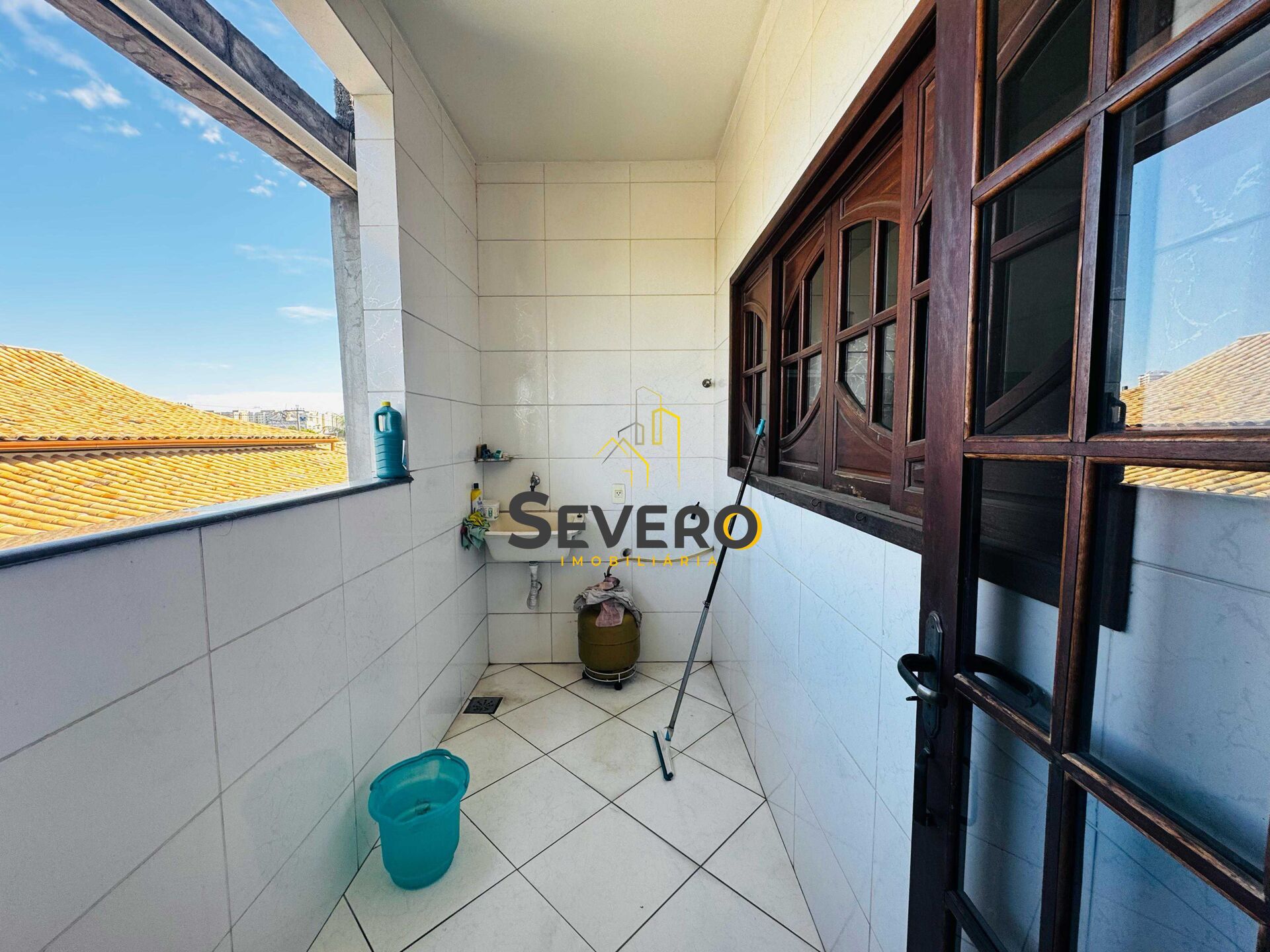 Casa à venda com 3 quartos, 360m² - Foto 14