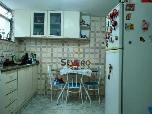 Apartamento à venda com 2 quartos, 72m² - Foto 4