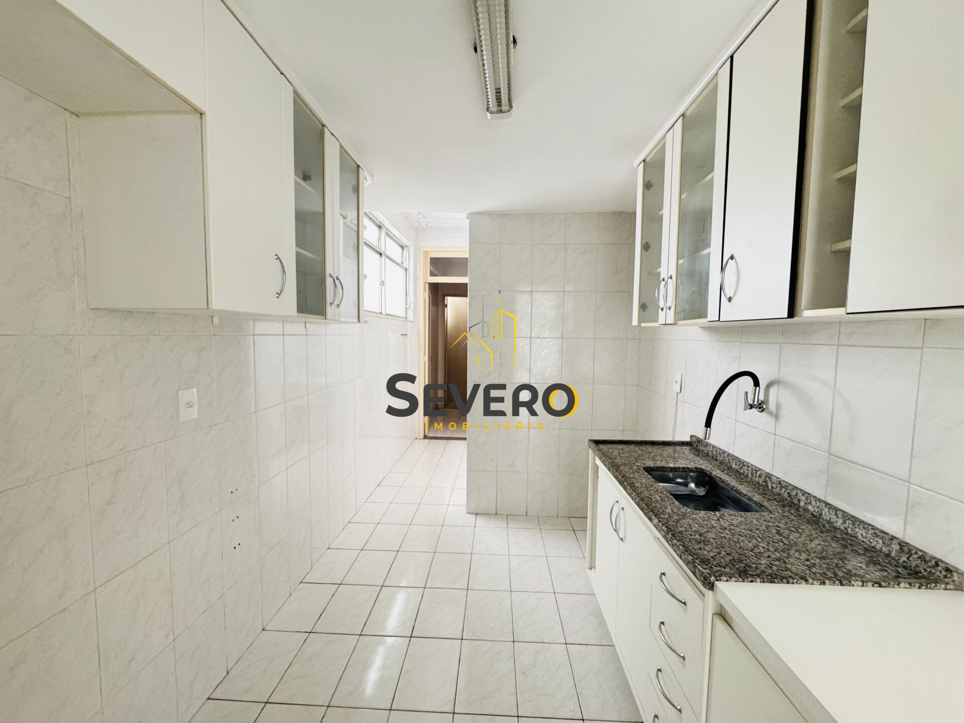 Apartamento à venda com 2 quartos, 70m² - Foto 9