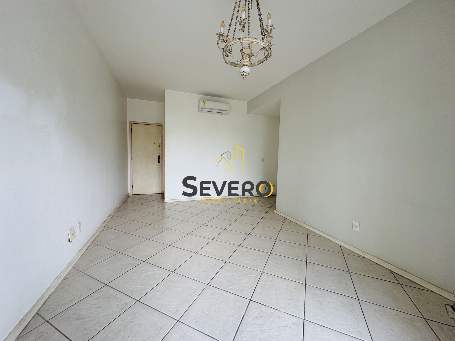 Apartamento à venda com 2 quartos, 70m² - Foto 3