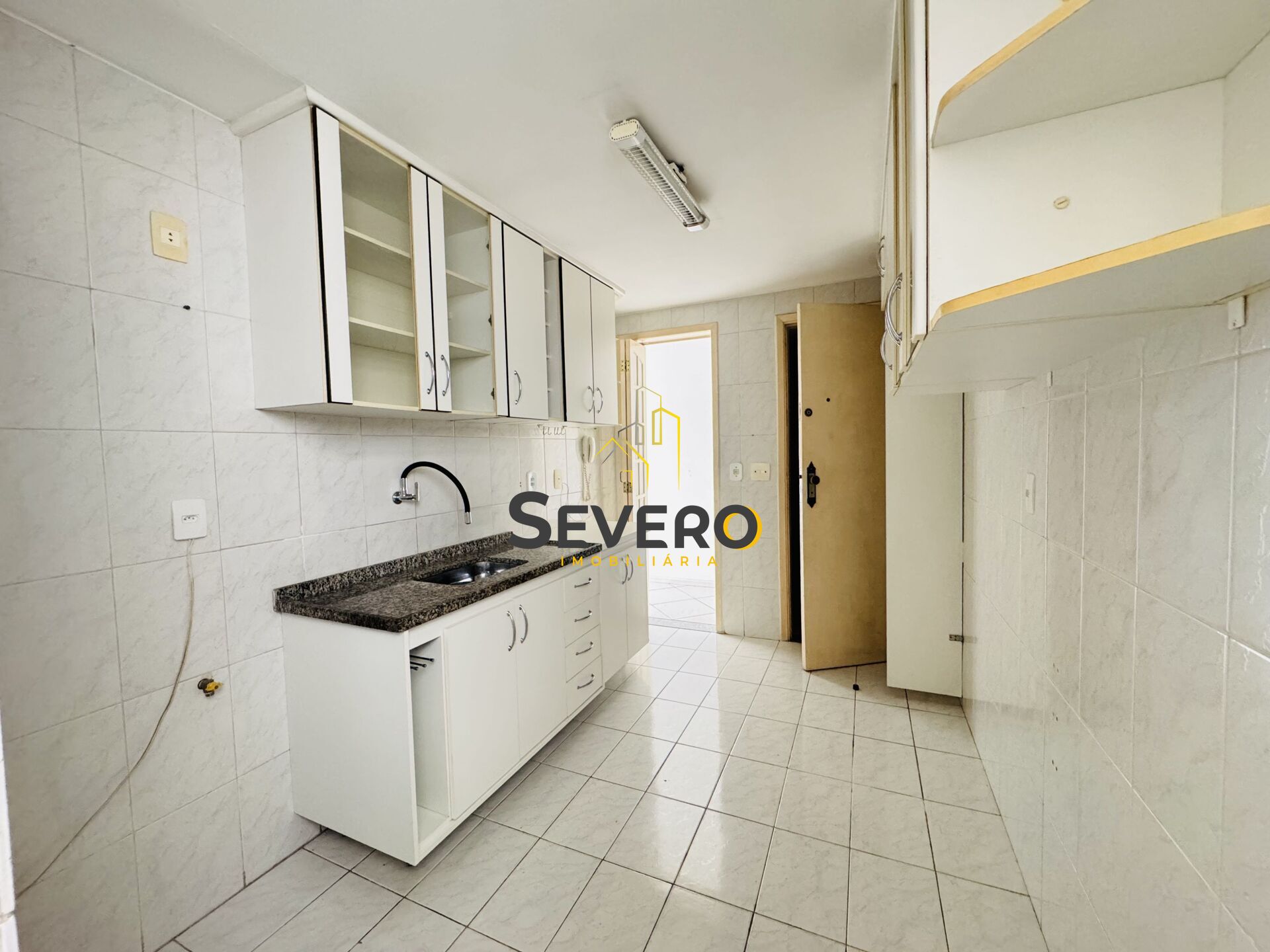 Apartamento à venda com 2 quartos, 70m² - Foto 11