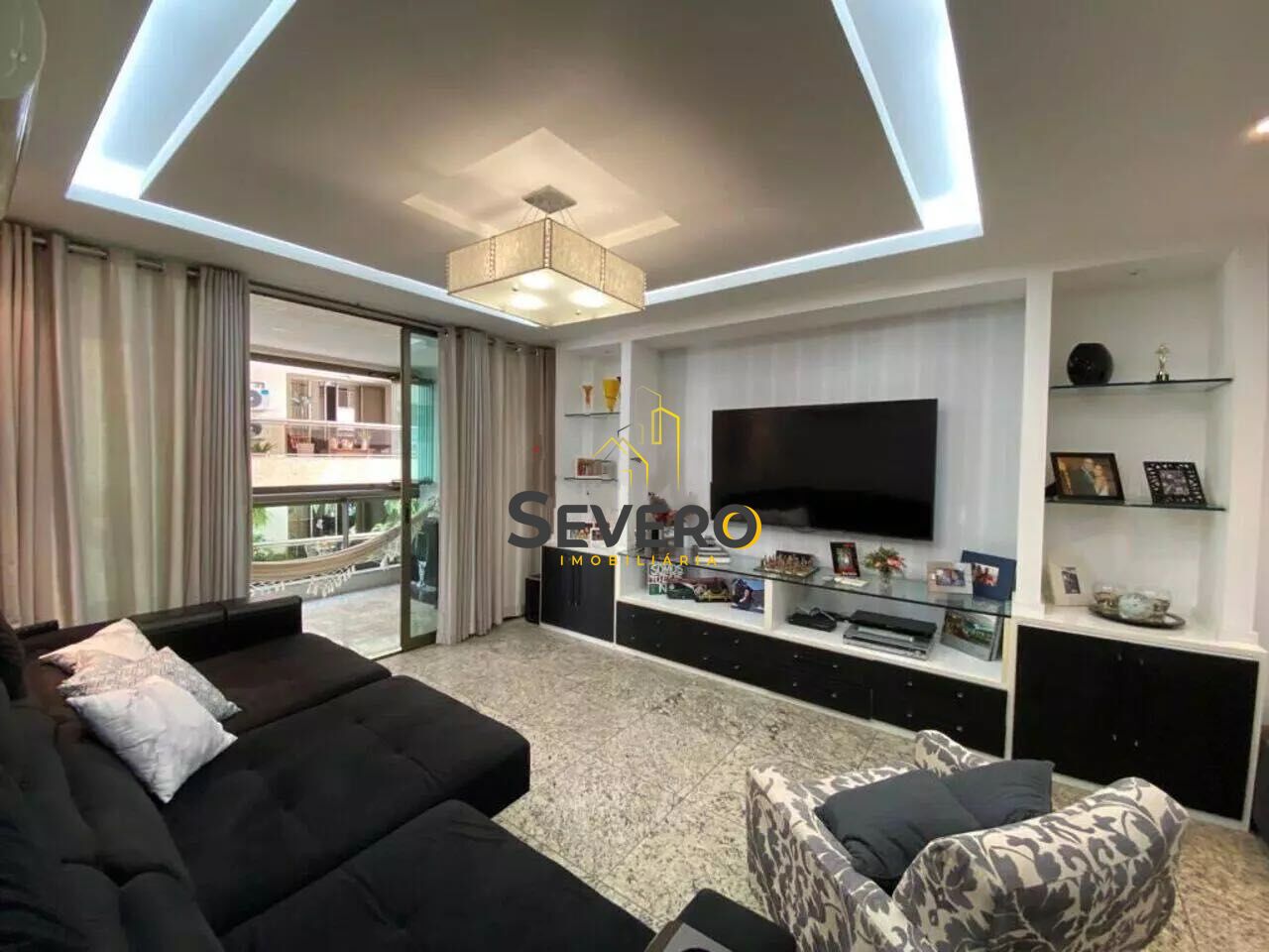 Apartamento à venda com 4 quartos, 186m² - Foto 1