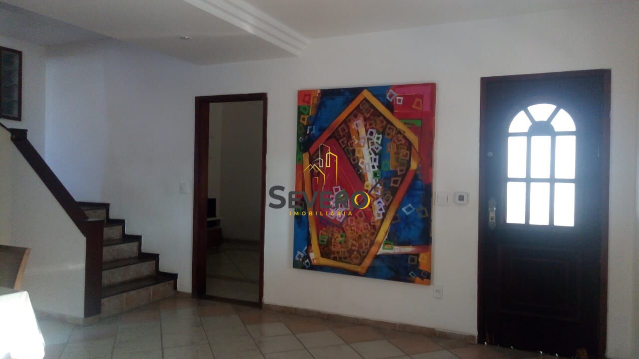 Casa à venda com 4 quartos, 300m² - Foto 4