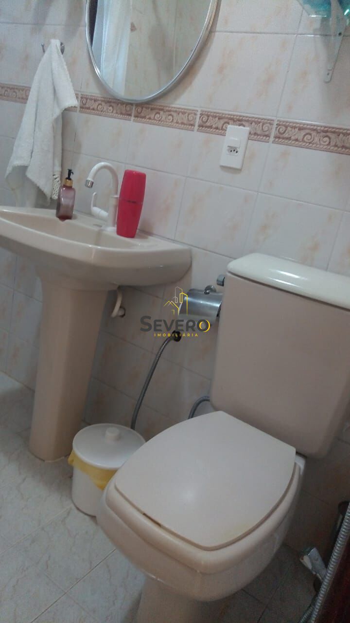 Casa à venda com 4 quartos, 300m² - Foto 12