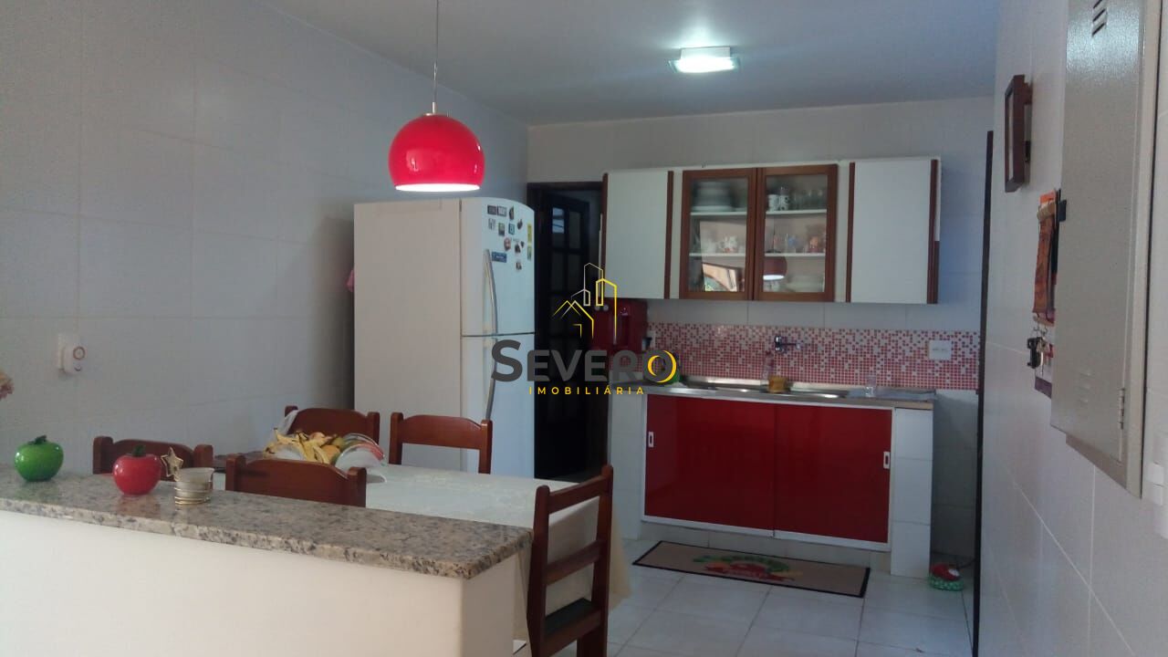 Casa à venda com 4 quartos, 300m² - Foto 8