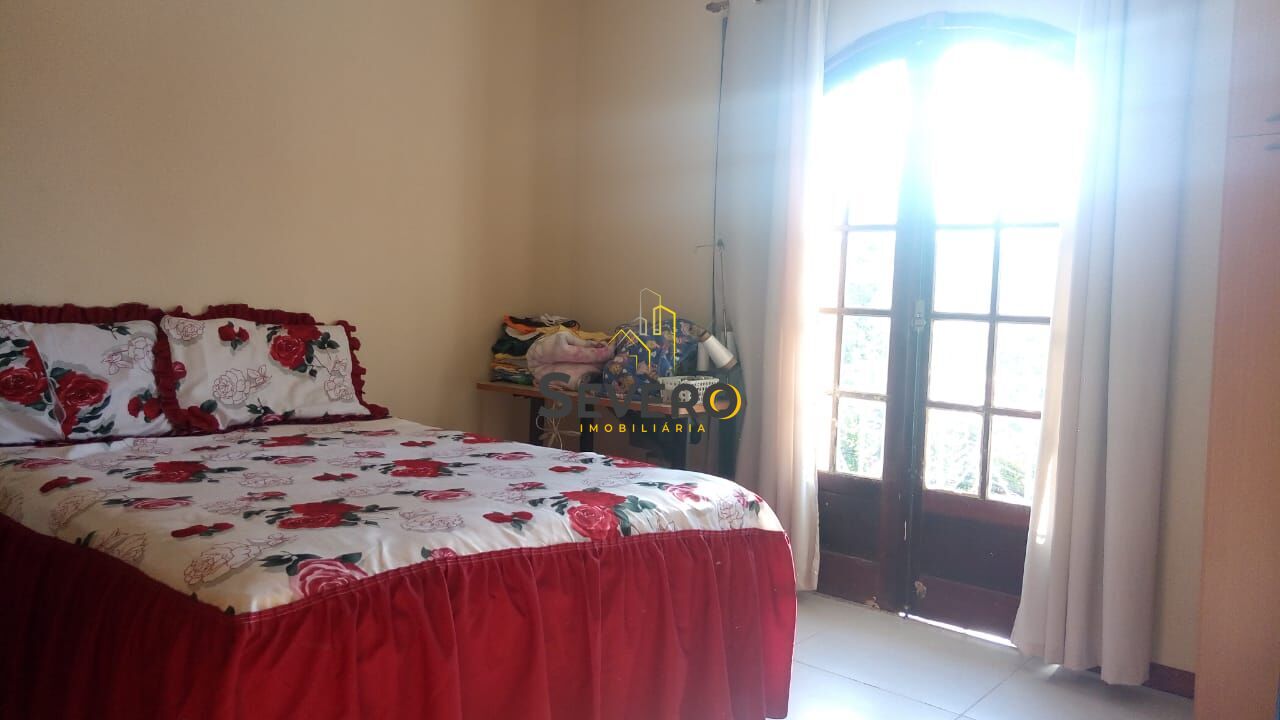 Casa à venda com 4 quartos, 300m² - Foto 16