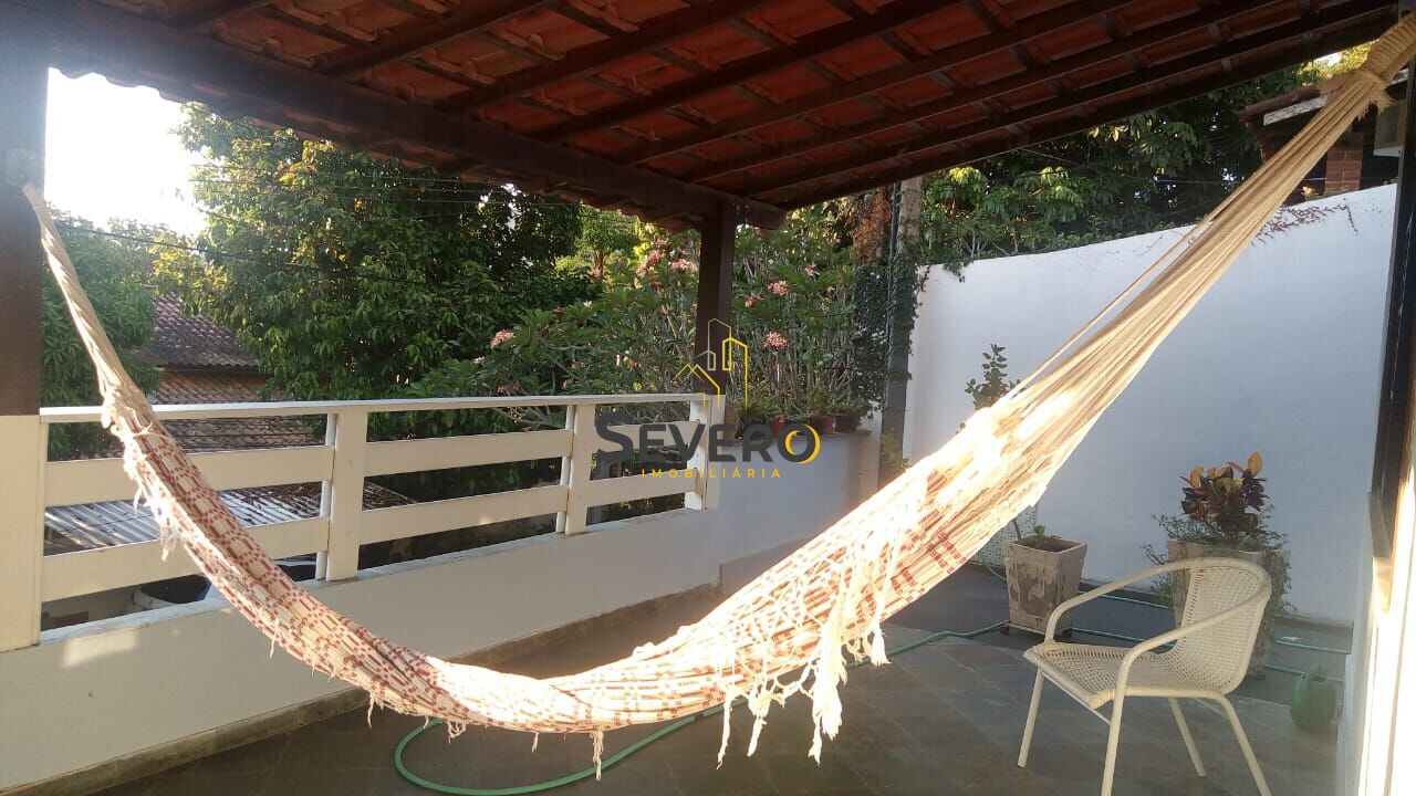 Casa à venda com 4 quartos, 300m² - Foto 2