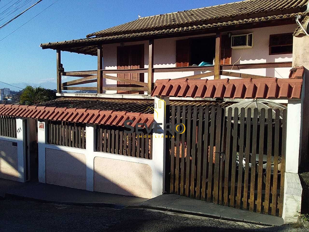 Casa à venda com 3 quartos, 360m² - Foto 1