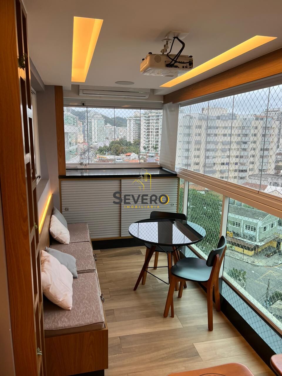 Apartamento à venda com 3 quartos, 115m² - Foto 1