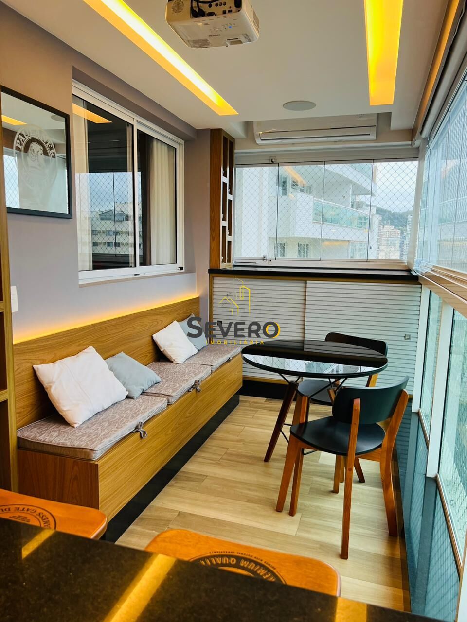 Apartamento à venda com 3 quartos, 115m² - Foto 2