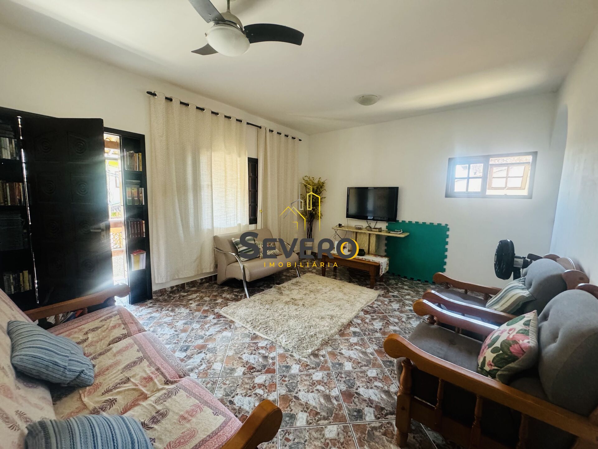 Casa à venda com 3 quartos, 280m² - Foto 3