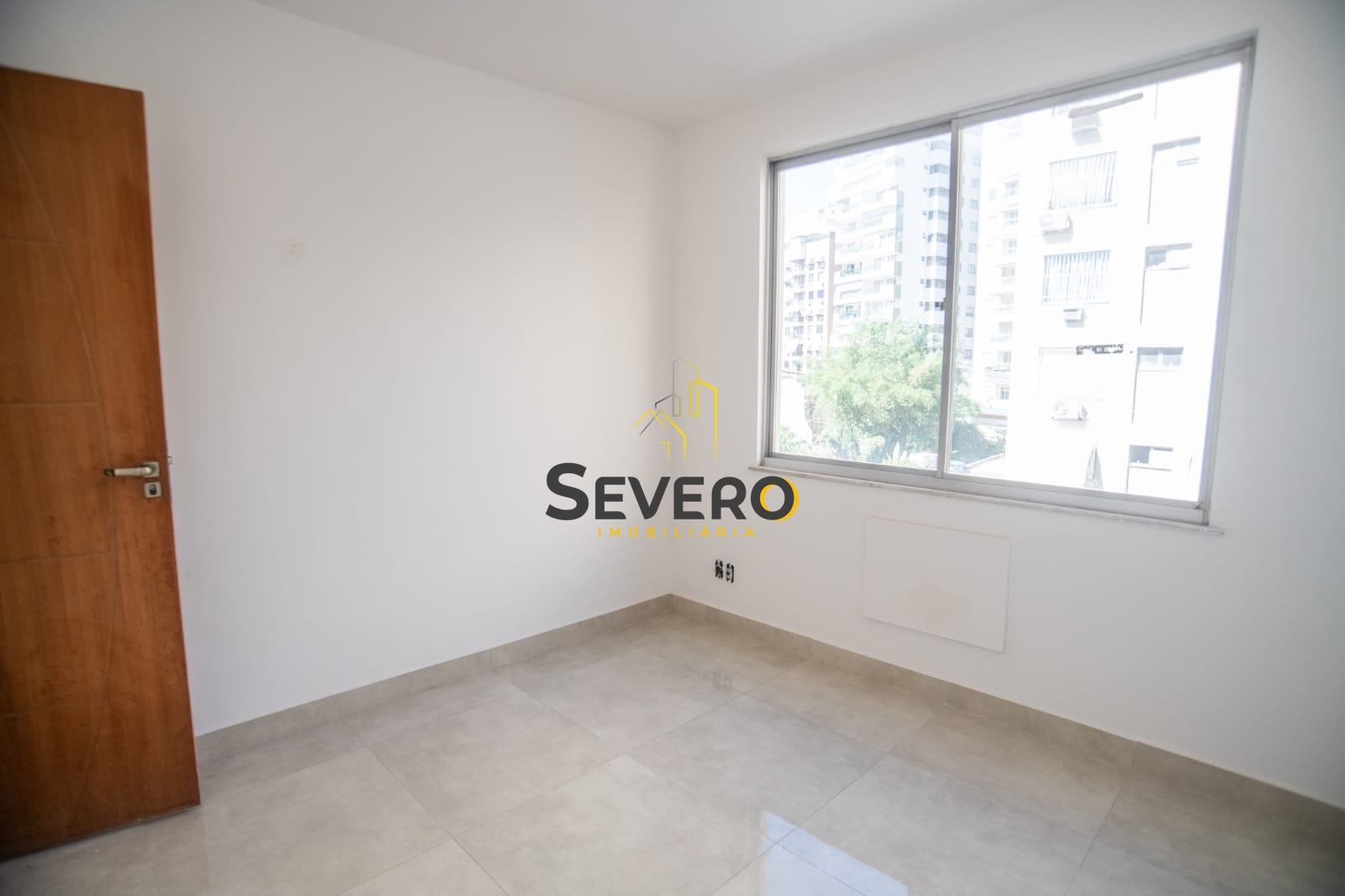 Apartamento à venda com 2 quartos, 100m² - Foto 3