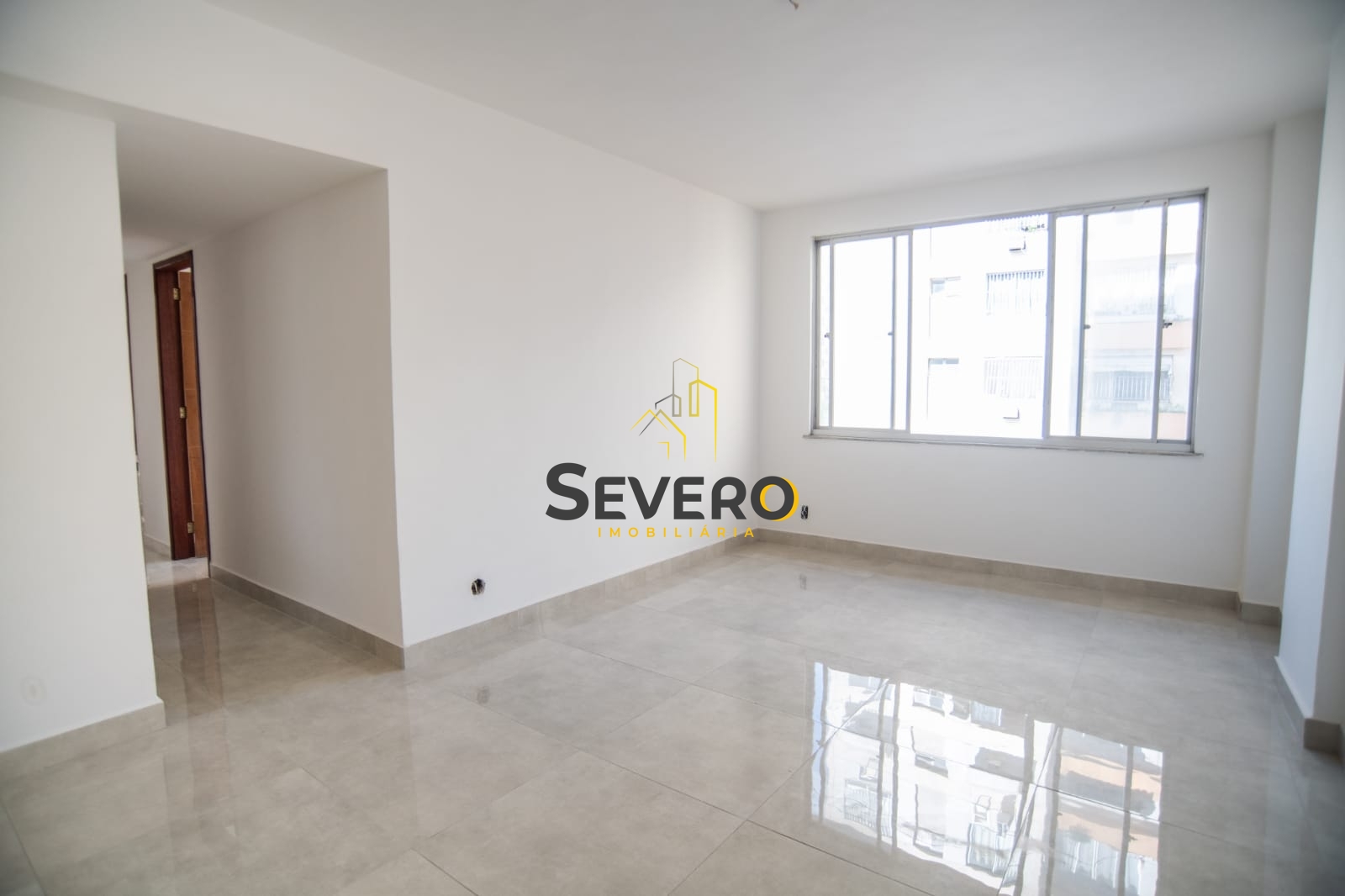 Apartamento à venda com 2 quartos, 100m² - Foto 1