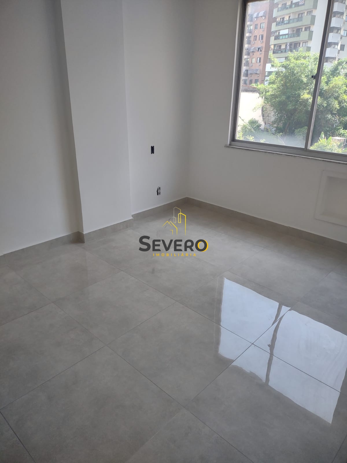 Apartamento à venda com 2 quartos, 100m² - Foto 4