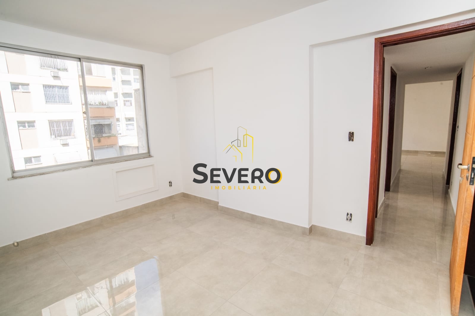 Apartamento à venda com 2 quartos, 100m² - Foto 2