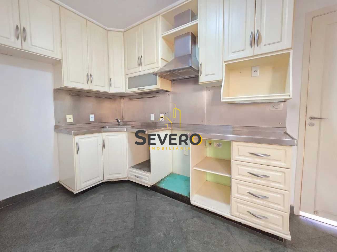 Apartamento à venda com 3 quartos, 130m² - Foto 1