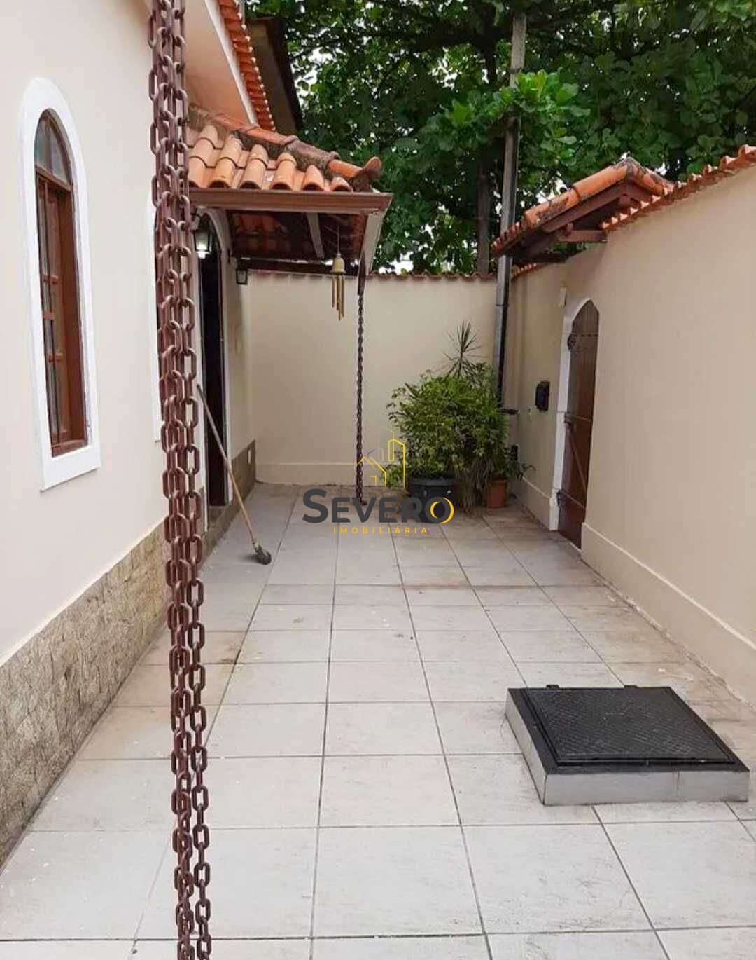 Casa à venda com 4 quartos, 210m² - Foto 4