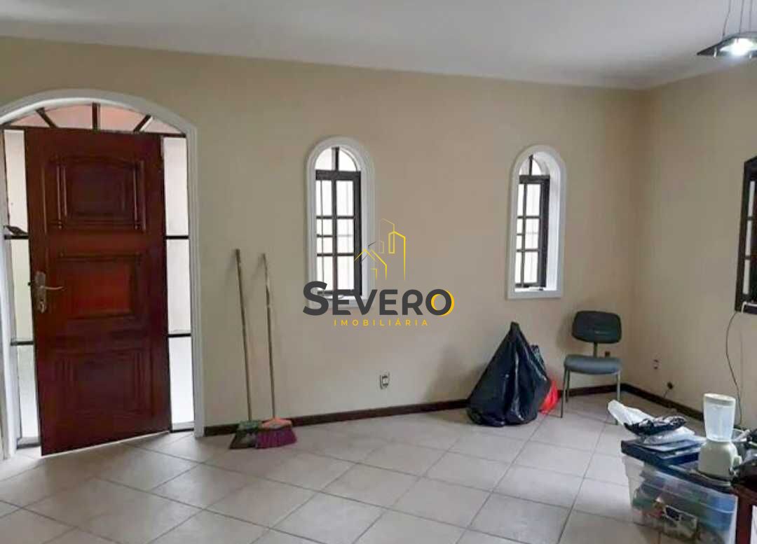 Casa à venda com 4 quartos, 210m² - Foto 5