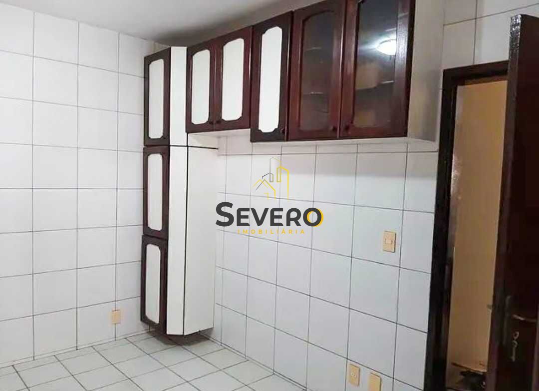 Casa à venda com 4 quartos, 210m² - Foto 9