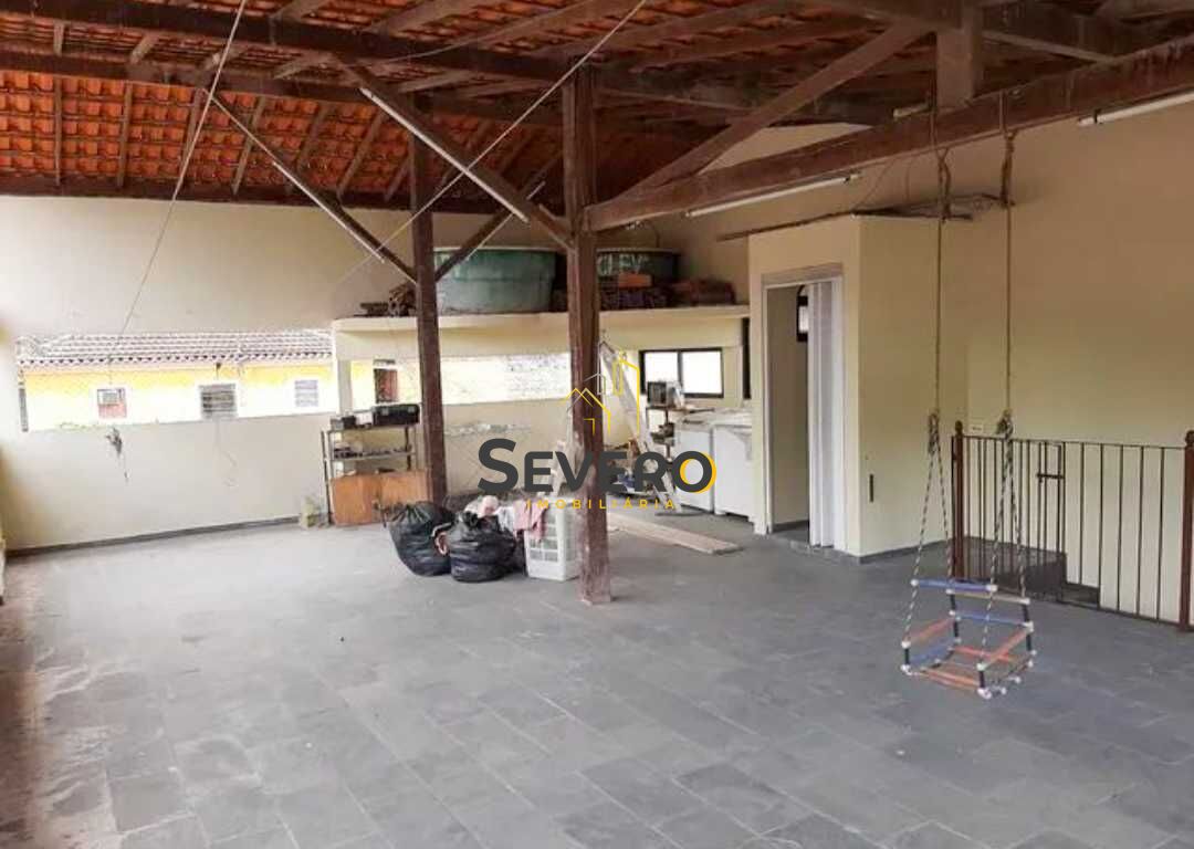 Casa à venda com 4 quartos, 210m² - Foto 15