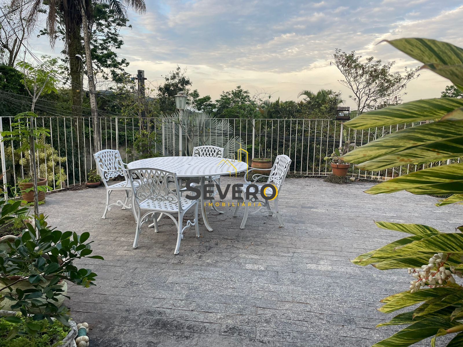 Casa de Condomínio à venda com 6 quartos, 280m² - Foto 3